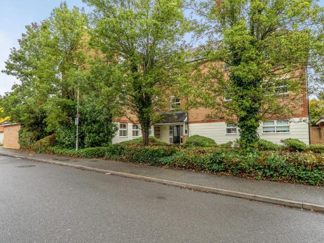 Flat for sale in Slade Park, Oxford