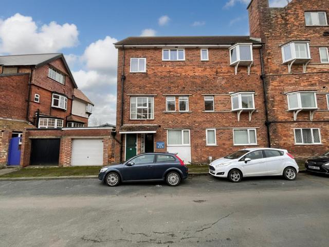 Flat for sale in South Cliff, Kepwick
