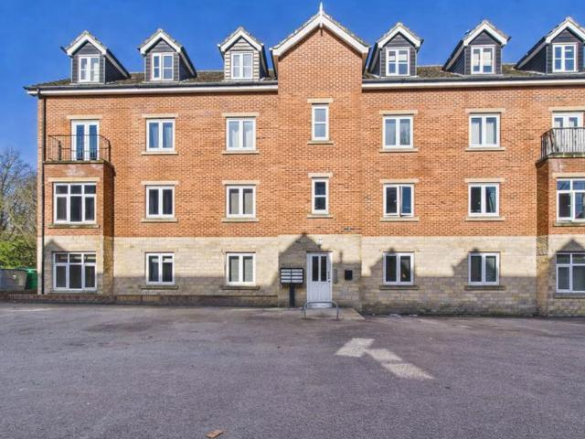 Flat for sale in Pontefract, West Yorkshire