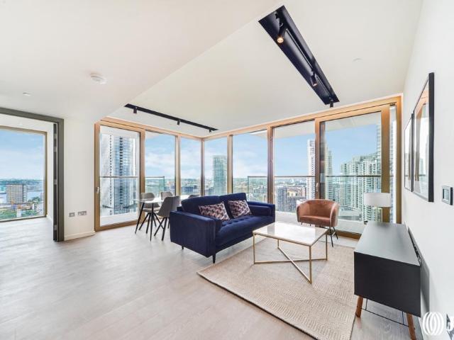 Flat for sale in Wood Wharf, Greater London