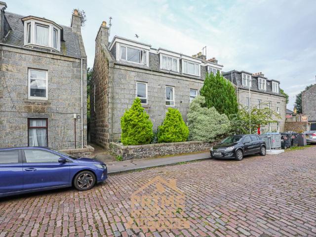 Flat for sale in Froghall, Ballindoch
