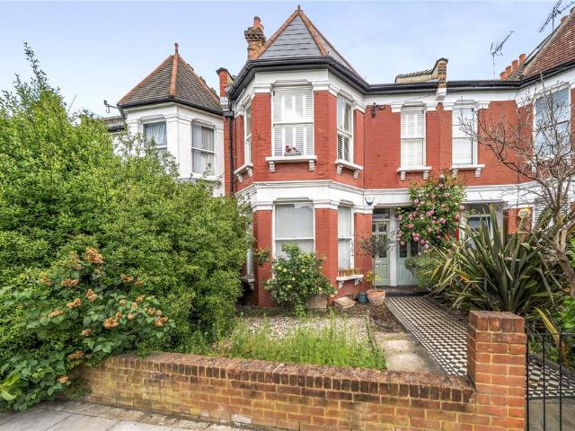 Flat for sale in Muswell Hill, Greater London