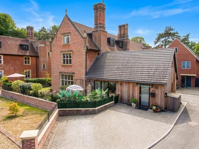 Flat for sale in Crostwick, Norfolk