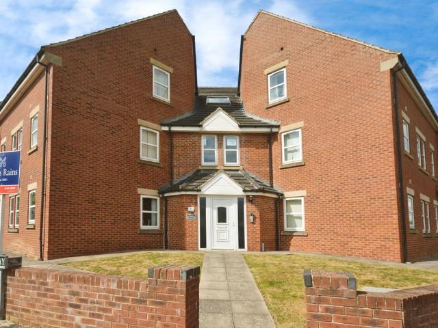 Flat for sale in Holmewood, Brackenfield