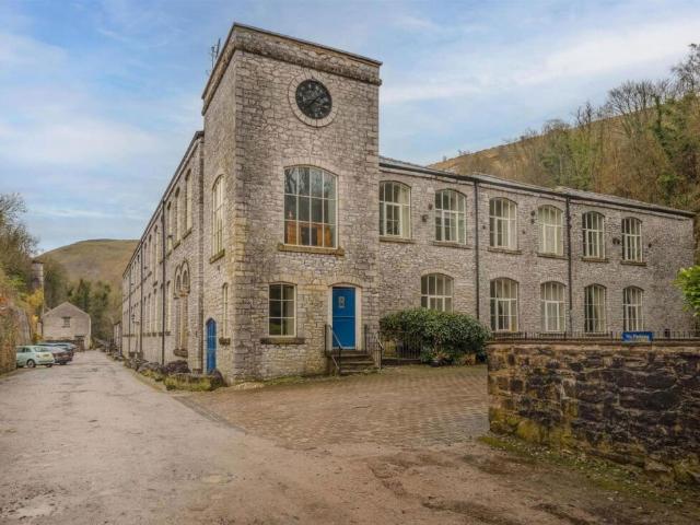 Flat for sale in Froggatt, East Midlands