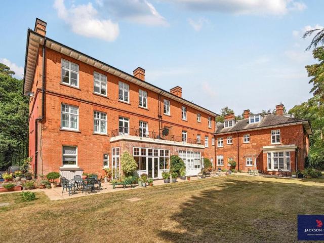 Flat for sale in Bedfordshire