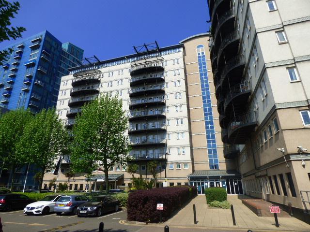 Flat for sale in Stratford Marsh, Greater London