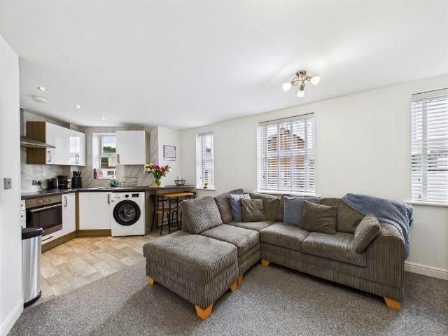 Flat for sale in Ferrybridge, West Yorkshire