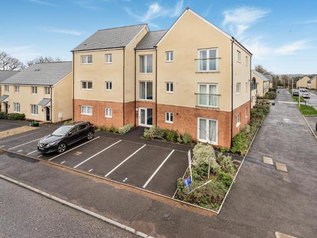 Flat for sale in Budlake, Devon