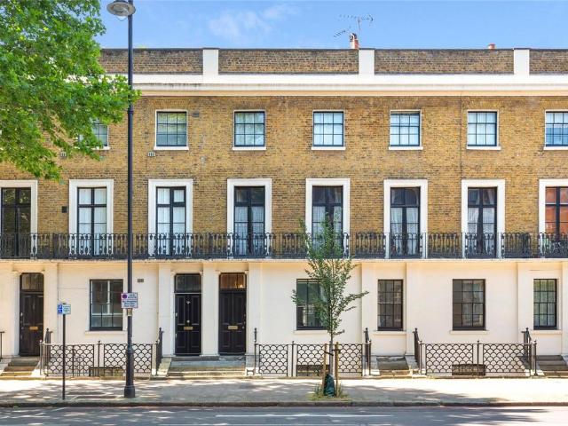 Flat for sale in London Borough of Southwark, Greater London