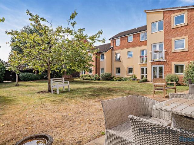 Flat for sale in Worle, Weston-super-mare