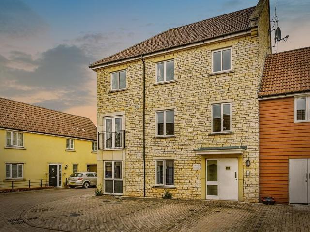 Flat for sale in Frome