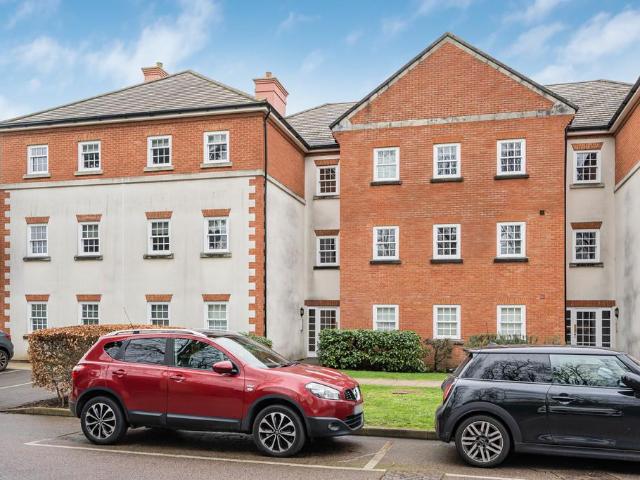 Flat for sale in Netherne-on-the-Hill, Red Hill