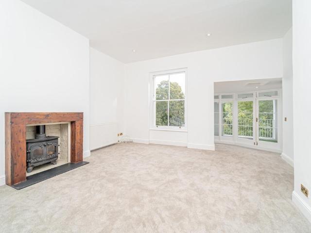 Flat for sale in Crouch End, Greater London