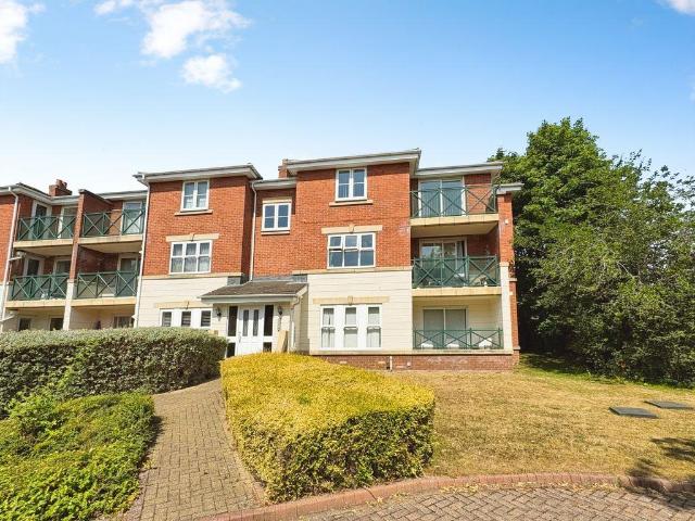 Flat for sale in Forest Hall, Tyne And Wear