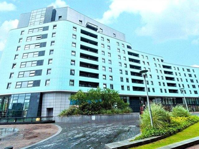 Flat for sale in Richmond Hill, West Yorkshire