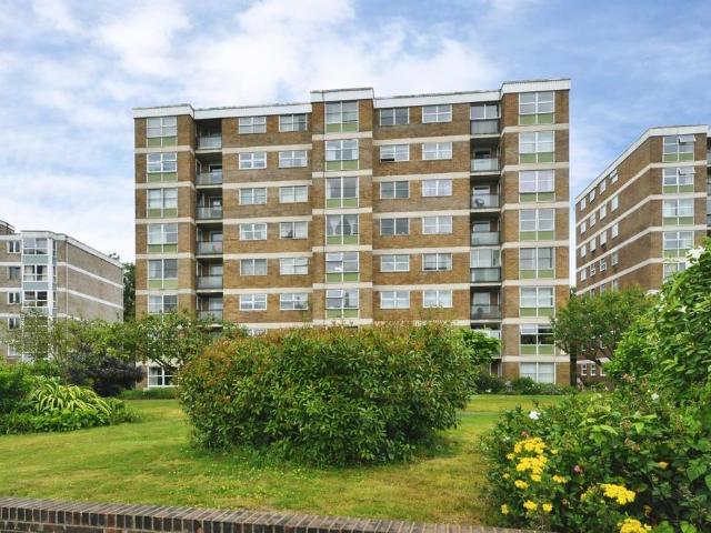 Flat for sale in Round Hill, Brighton & Hove
