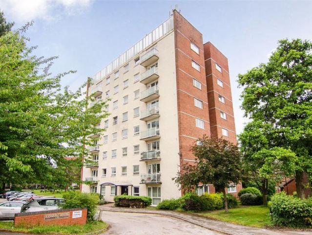 Flat for sale in Lichfield, Boley Park