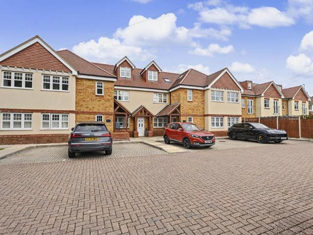 Flat for sale in Buckinghamshire