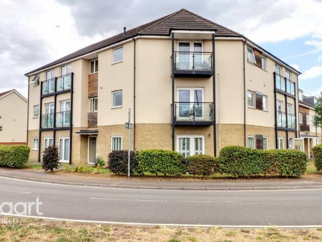 Flat for sale in Broxbourne, Hertfordshire