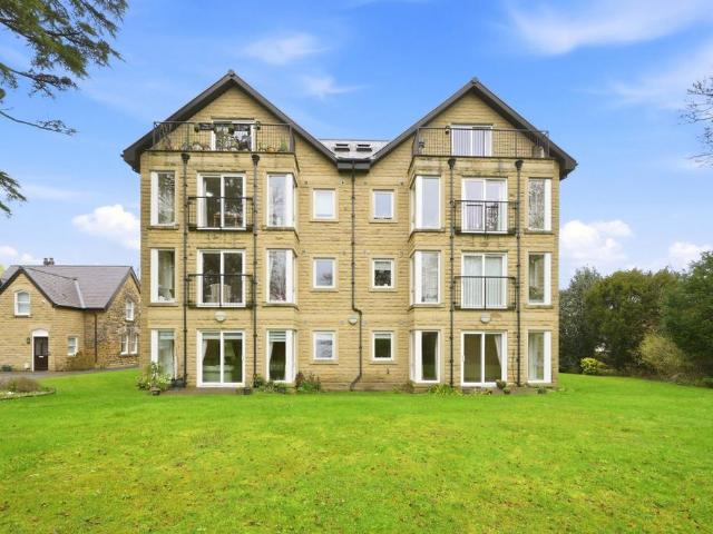 Flat for sale in Harlow, Harrogate