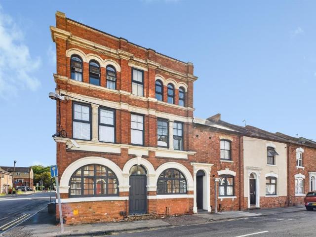 Flat for sale in Phippsville, Northampton