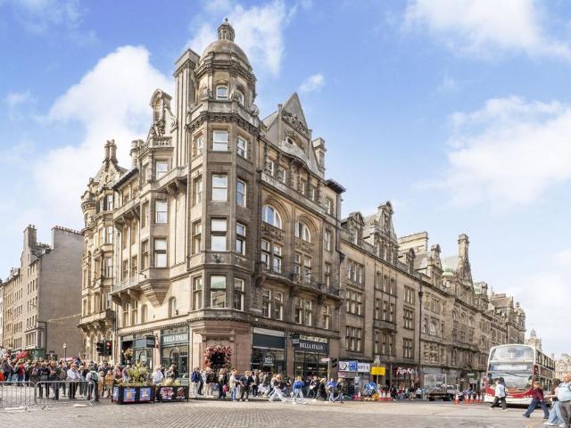 Flat for sale in Old Town, Scotland