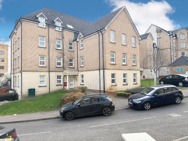 Flat for sale in Farleygreen, Spring Park