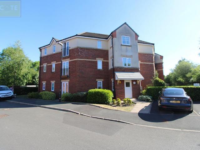 Flat for sale in Trafford Park, Greater Manchester