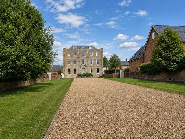 Flat for sale in Stanford On Avon, Leicestershire