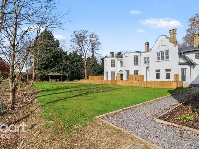 Flat for sale in Huntingdon, Cambridgeshire