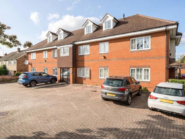 Flat for sale in Binfield