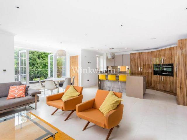 Flat for sale in Greater London