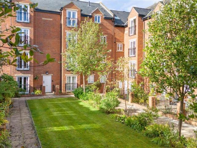 Flat for sale in Hexham, Northumberland