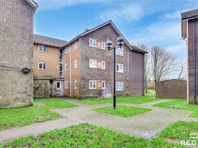 Flat for sale in Talbot Village, Bournemouth