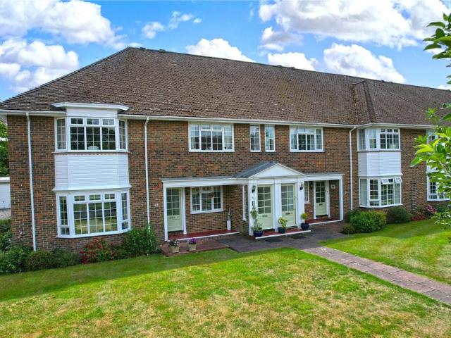 Flat for sale in Wrecclesham, Fole