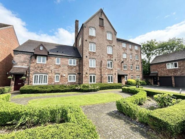 Flat for sale in Shirley, West Midlands
