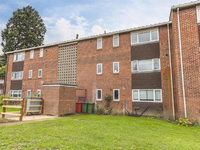Flat for sale in Slough