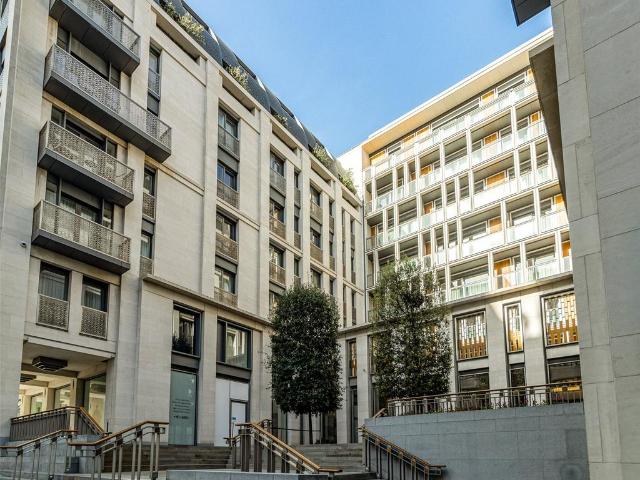Flat for sale in St Clement Danes, Greater London