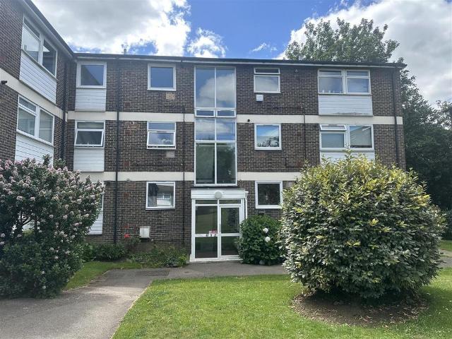 Flat for sale in Midway, Kent