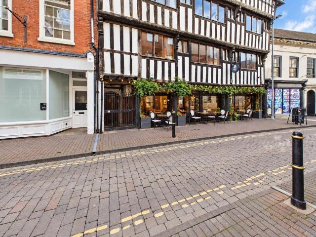 Flat for sale in Red Hill, Worcester