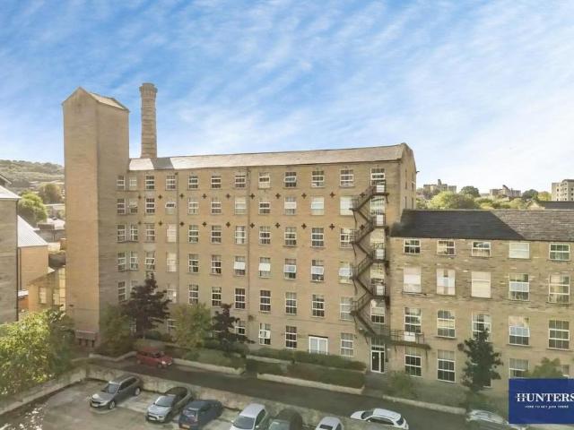 Flat for sale in Elland, Calderdale