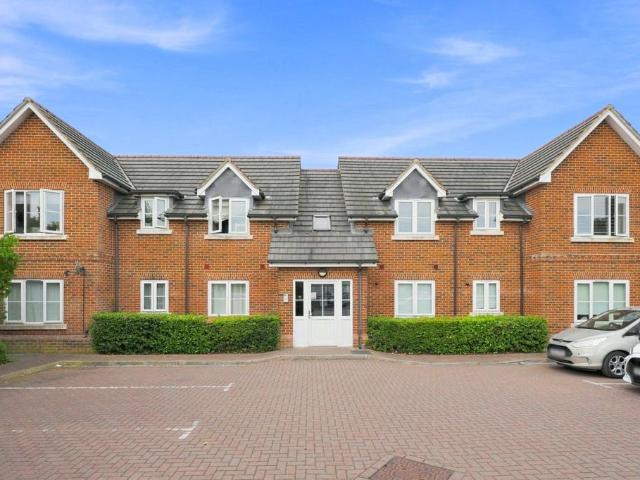 Flat for sale in Hockerill, Colliers End