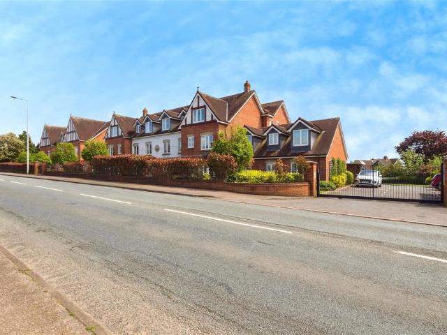Flat for sale in Withycombe, Budlake