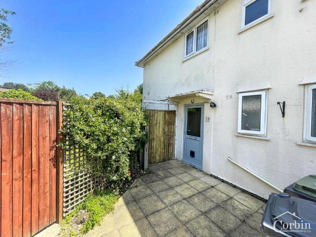 Flat for sale in Talbot Village, Bournemouth