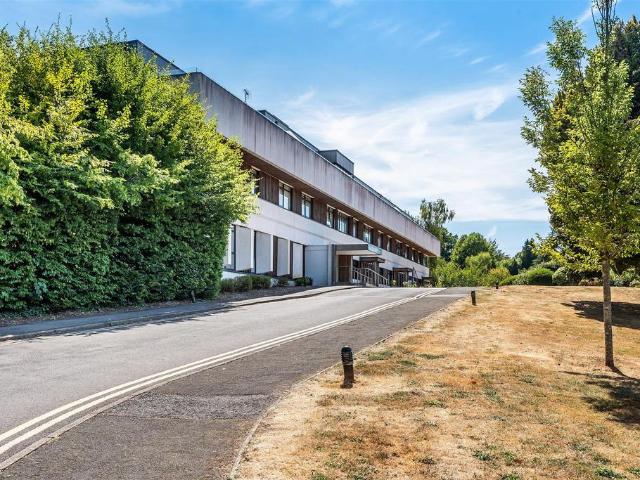 Flat for sale in Pachesham Park, Surrey