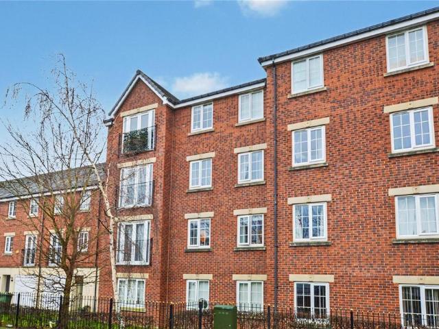 Flat for sale in Thorpe, West Yorkshire