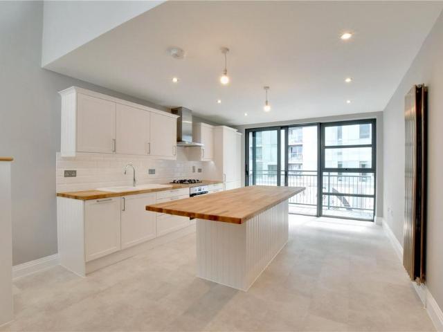 Flat for sale in Greenwich Town Centre, Greater London
