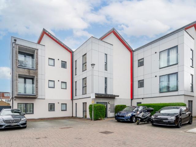 Flat for sale in London Borough of Merton, Greater London
