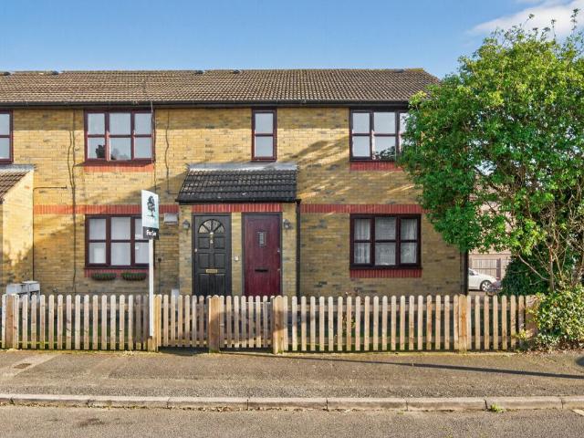 Flat for sale in London Borough of Merton, Mitcham